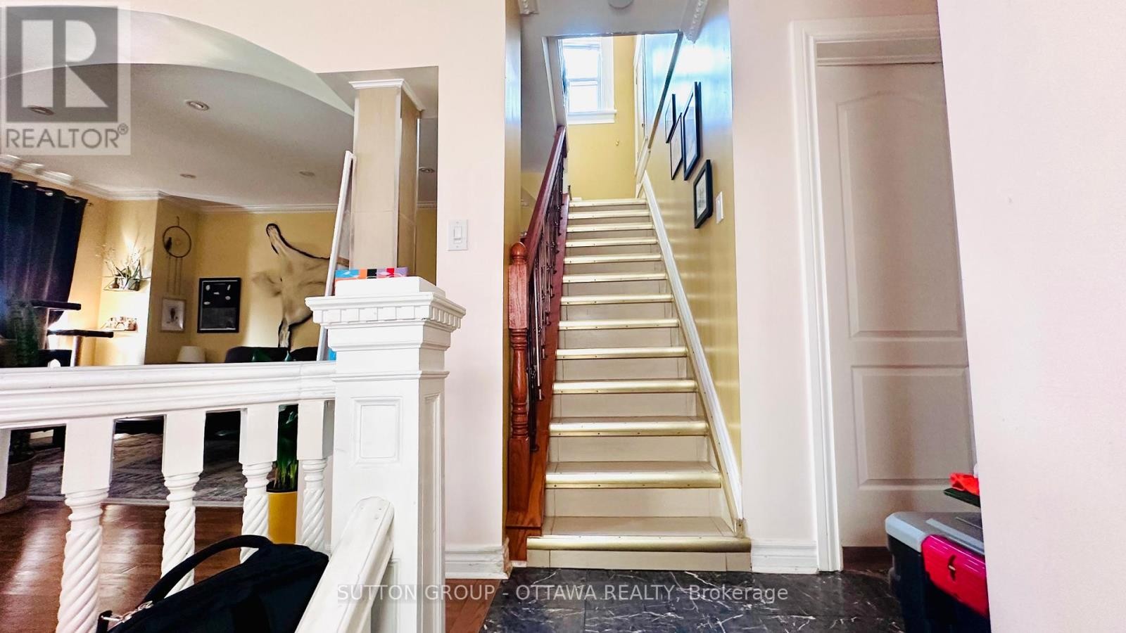 












139 ECCLES STREET

,
Ottawa,




Ontario
K1R6S7

