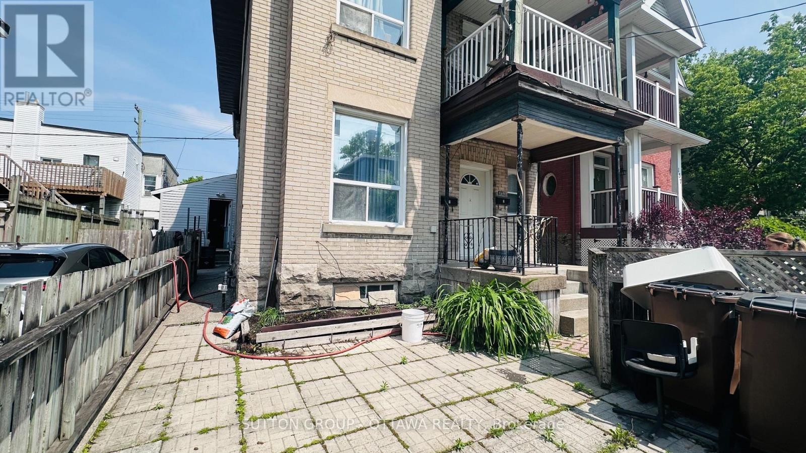












139 ECCLES STREET

,
Ottawa,




Ontario
K1R6S7

