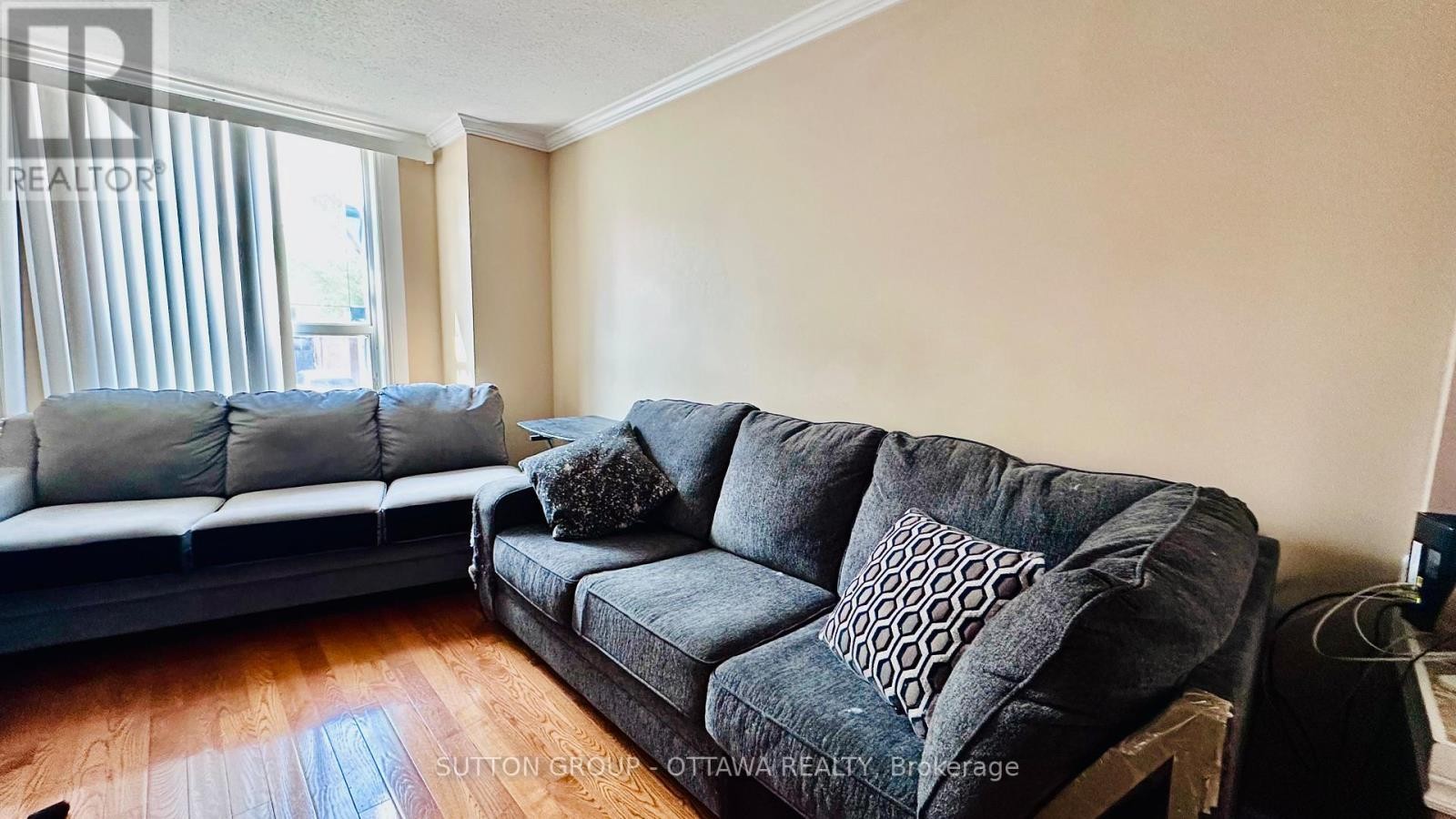












139 ECCLES STREET

,
Ottawa,




Ontario
K1R6S7

