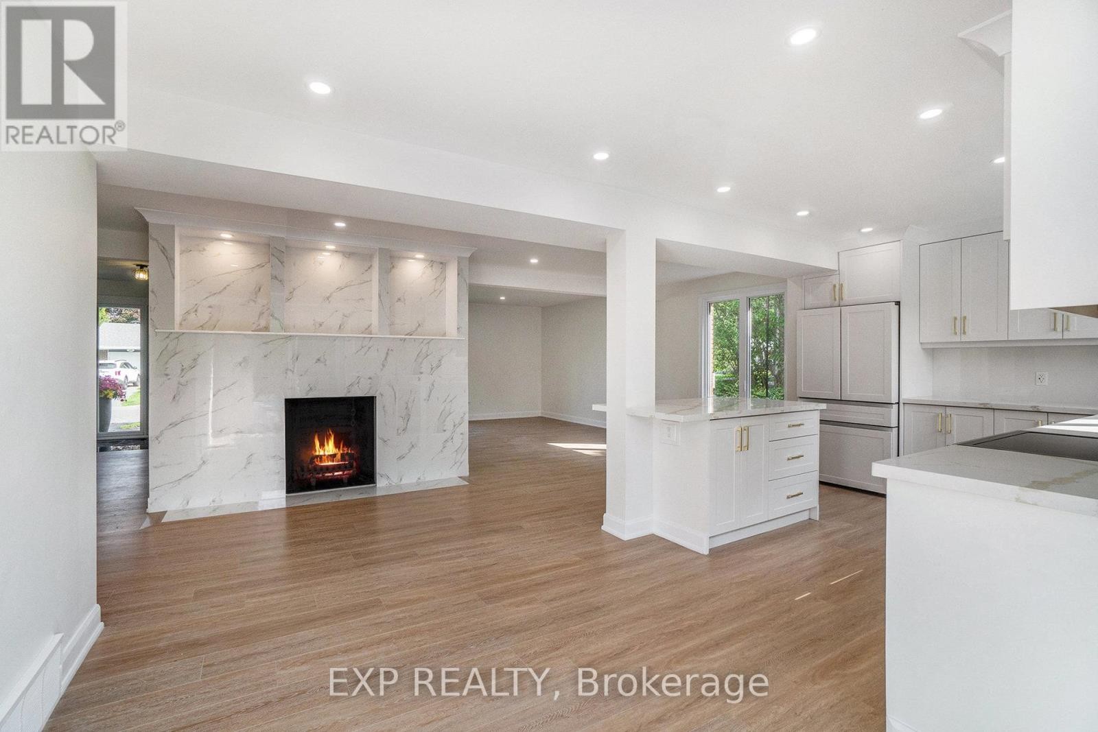 












41 BARNES CRESCENT

,
Ottawa,




Ontario
K2H7C1

