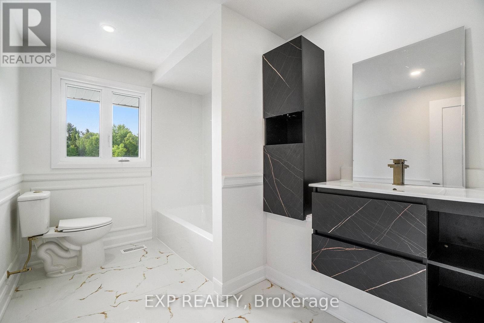 












41 BARNES CRESCENT

,
Ottawa,




Ontario
K2H7C1

