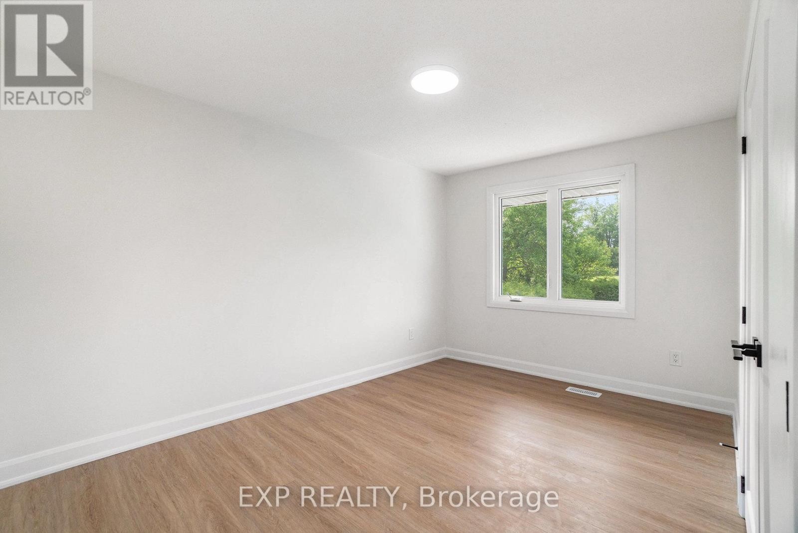 












41 BARNES CRESCENT

,
Ottawa,




Ontario
K2H7C1


