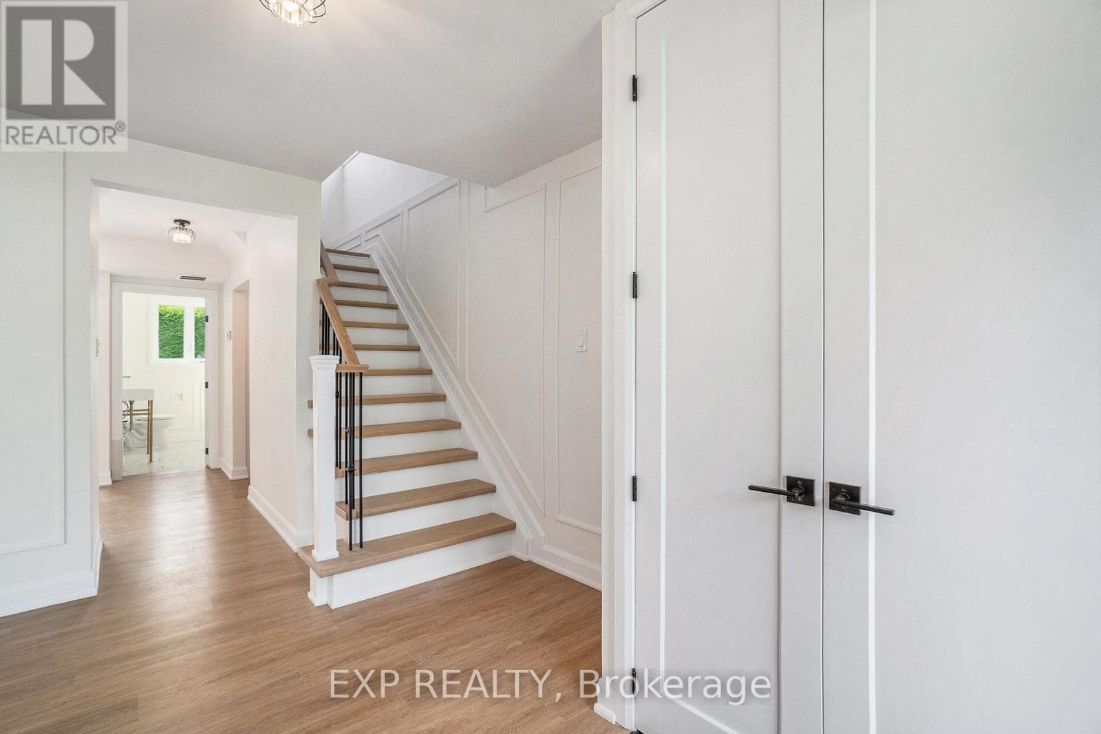 












41 BARNES CRESCENT

,
Ottawa,




Ontario
K2H7C1

