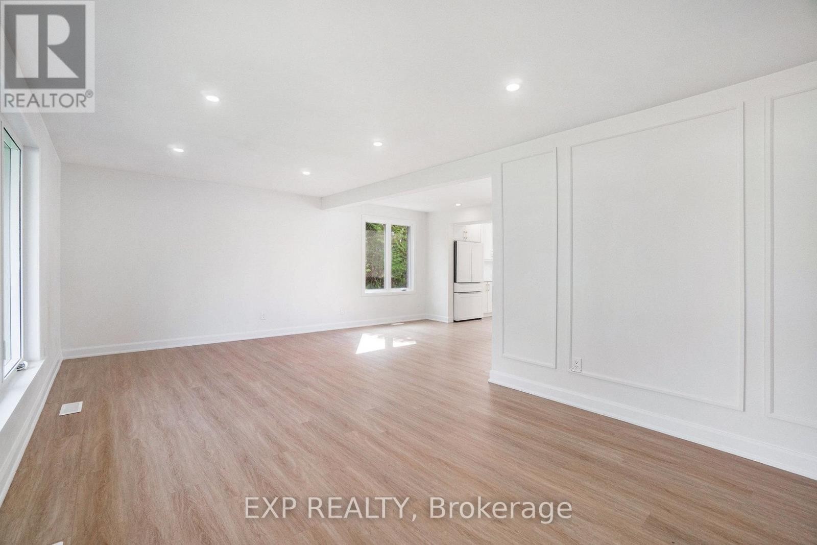 












41 BARNES CRESCENT

,
Ottawa,




Ontario
K2H7C1

