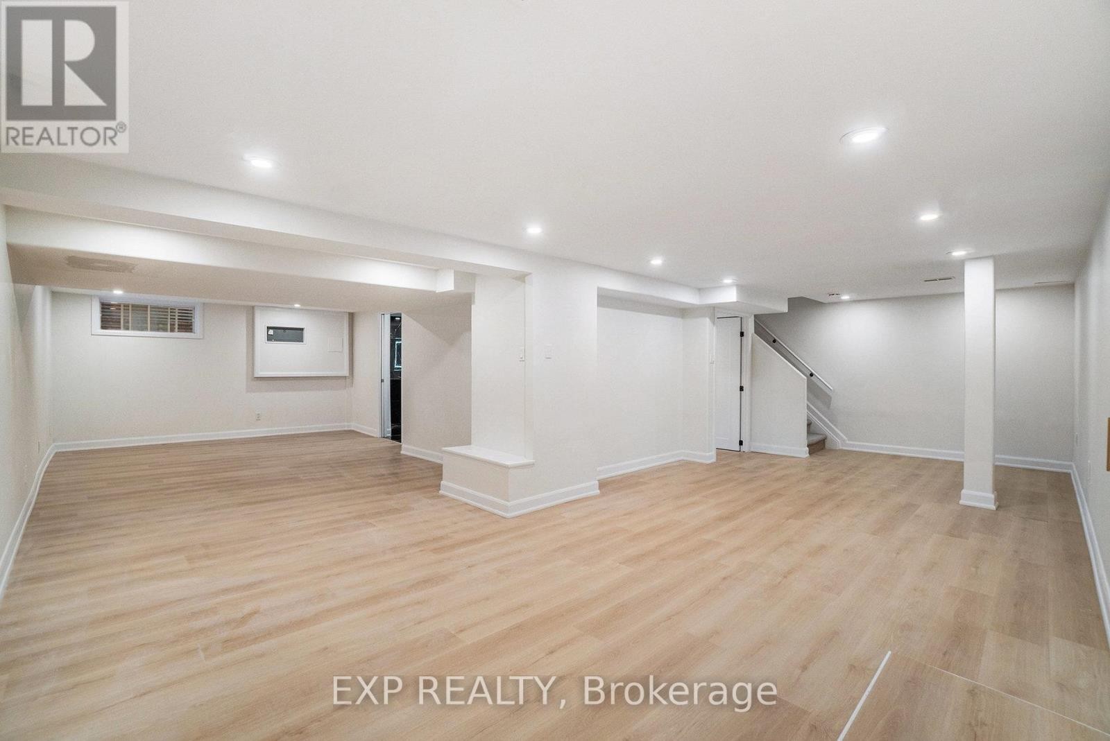 












41 BARNES CRESCENT

,
Ottawa,




Ontario
K2H7C1

