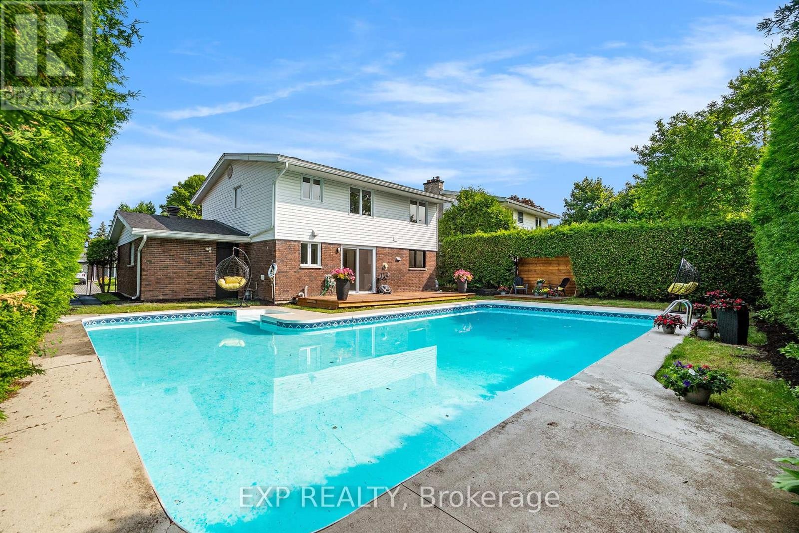 












41 BARNES CRESCENT

,
Ottawa,




Ontario
K2H7C1

