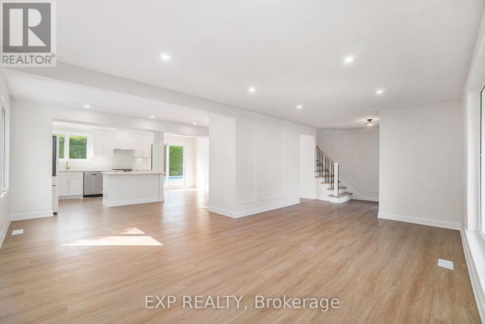 












41 BARNES CRESCENT

,
Ottawa,




Ontario
K2H7C1

