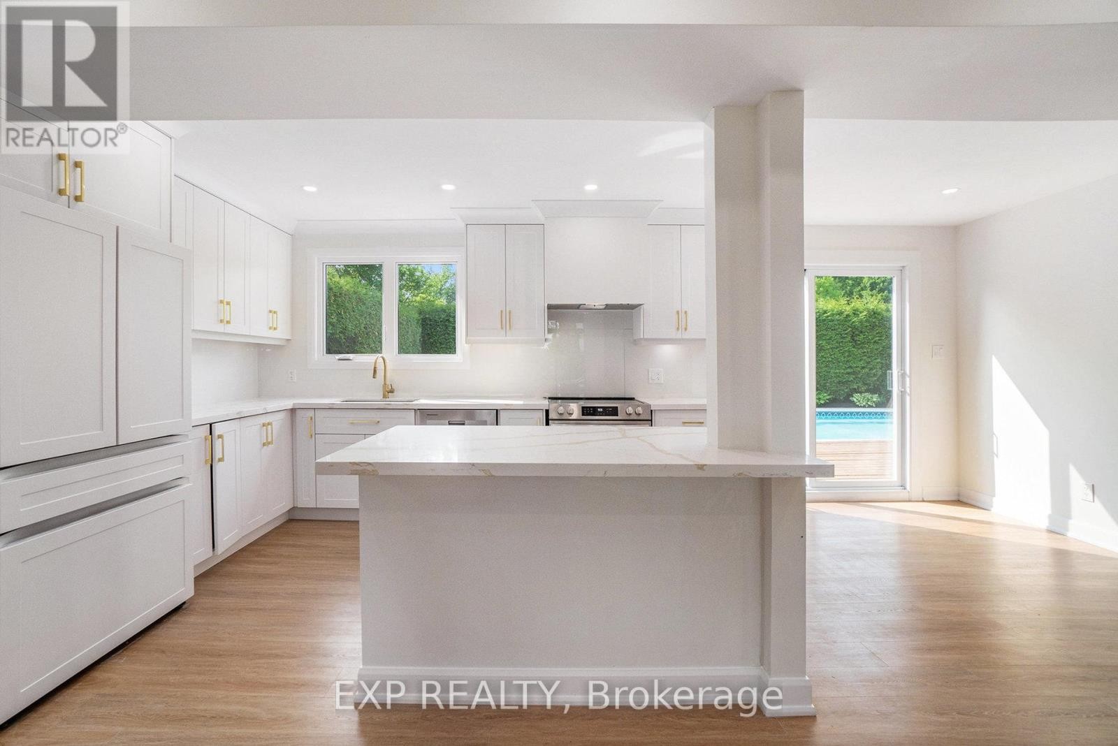 












41 BARNES CRESCENT

,
Ottawa,




Ontario
K2H7C1

