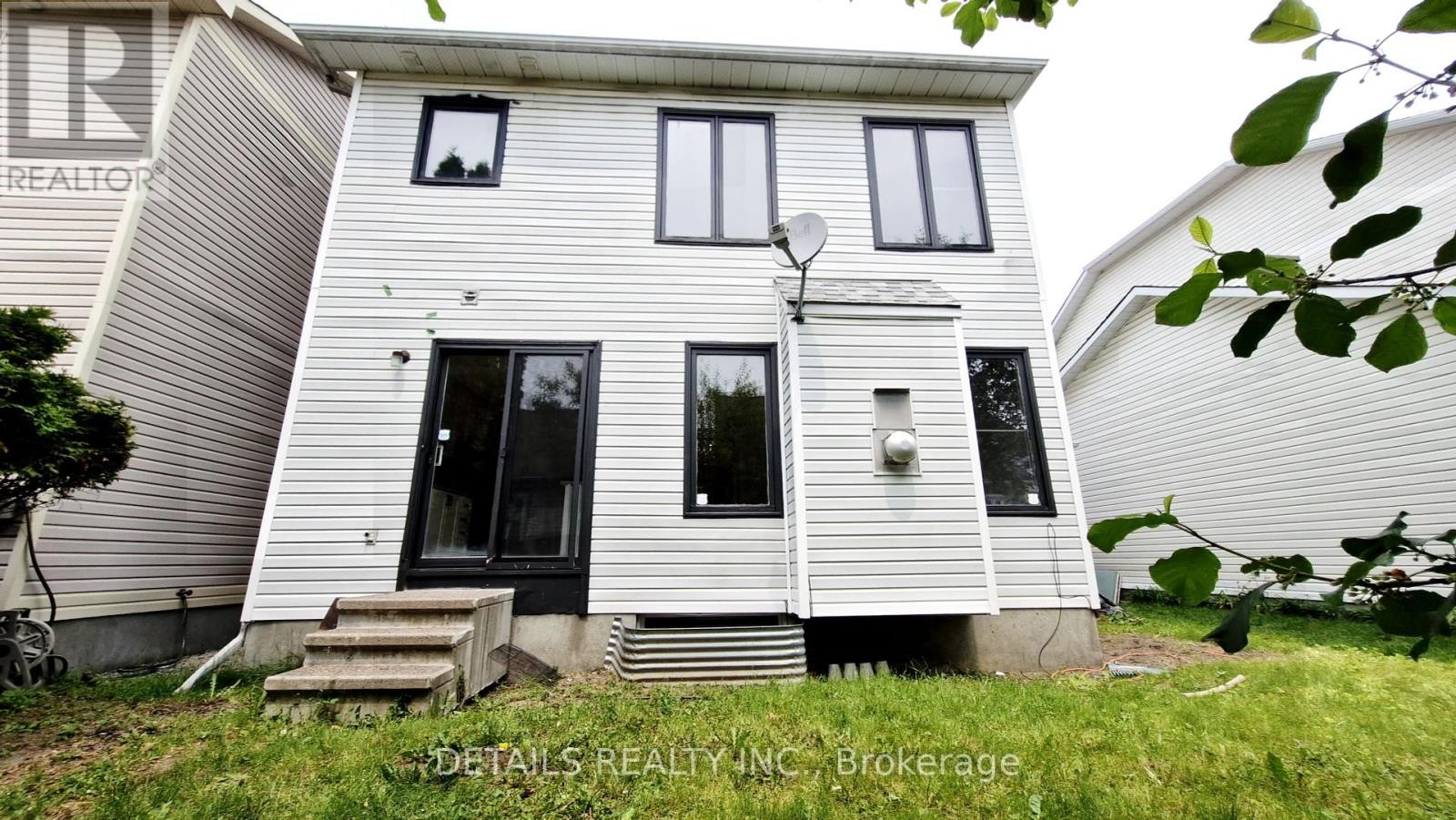 












73 STONEPOINTE AVENUE N

,
Ottawa,




Ontario
K2G4G2

