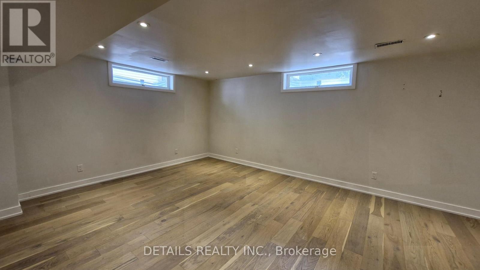 












73 STONEPOINTE AVENUE N

,
Ottawa,




Ontario
K2G4G2

