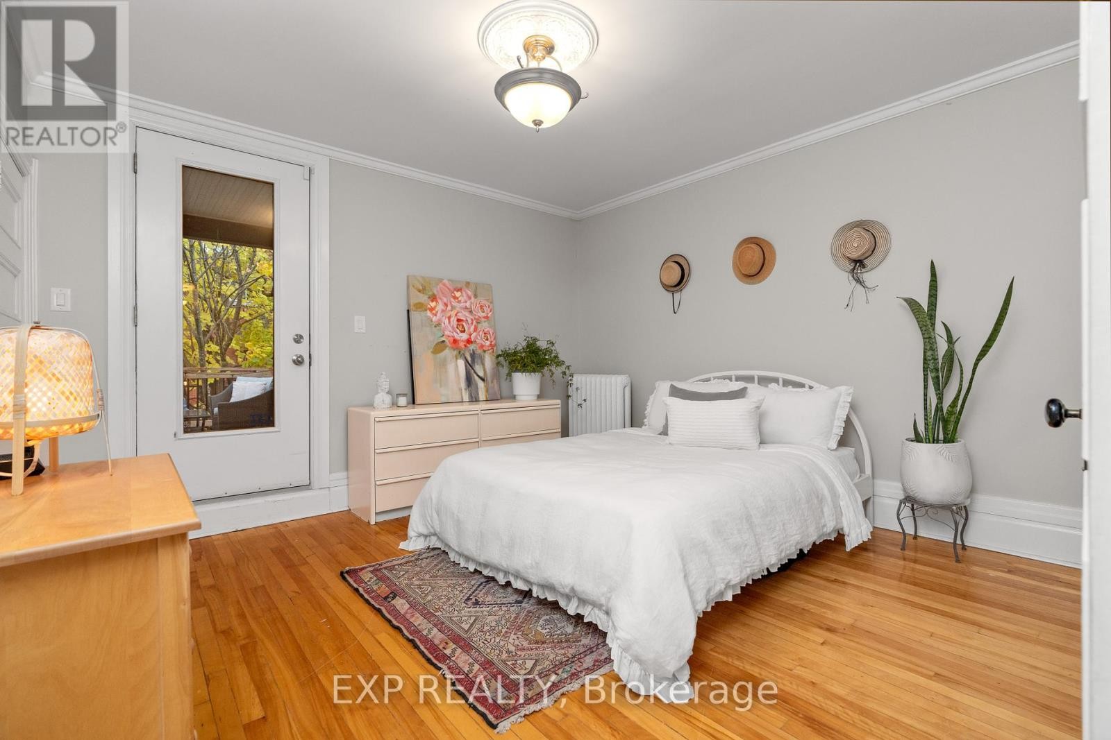 












267 STEWART STREET

,
Ottawa,




Ontario
K1N6K3

