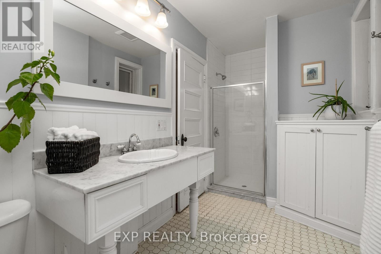 












267 STEWART STREET

,
Ottawa,




Ontario
K1N6K3

