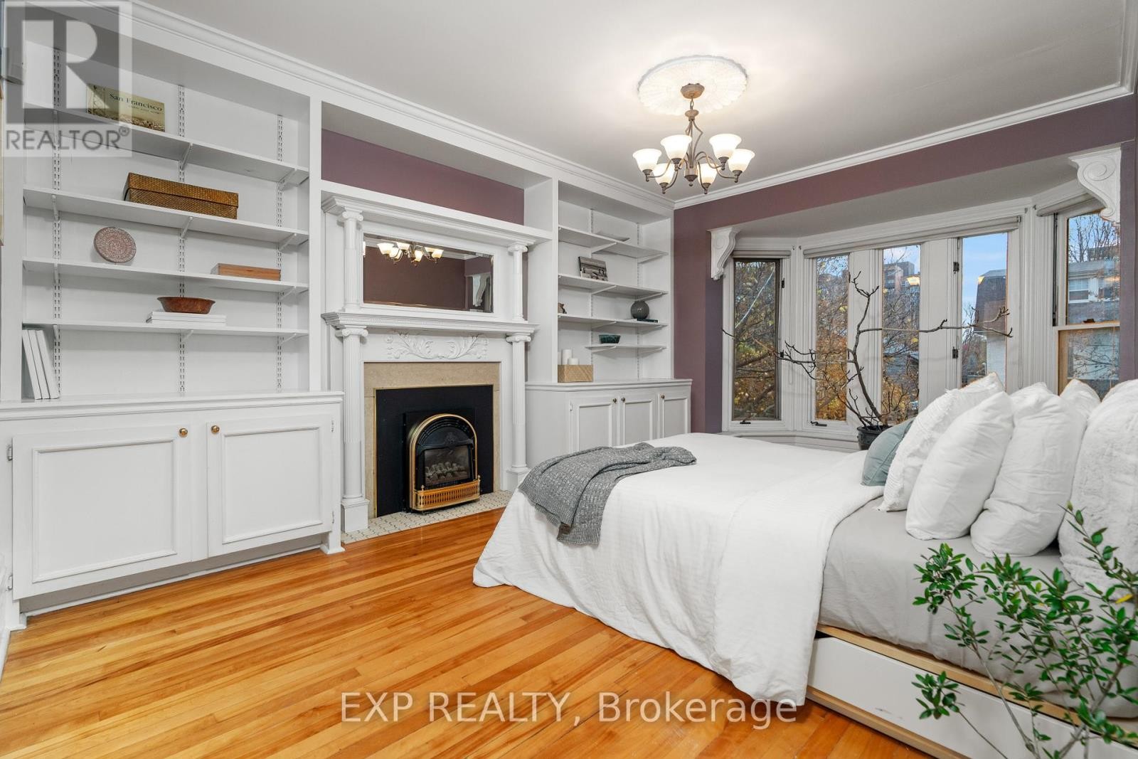 












267 STEWART STREET

,
Ottawa,




Ontario
K1N6K3

