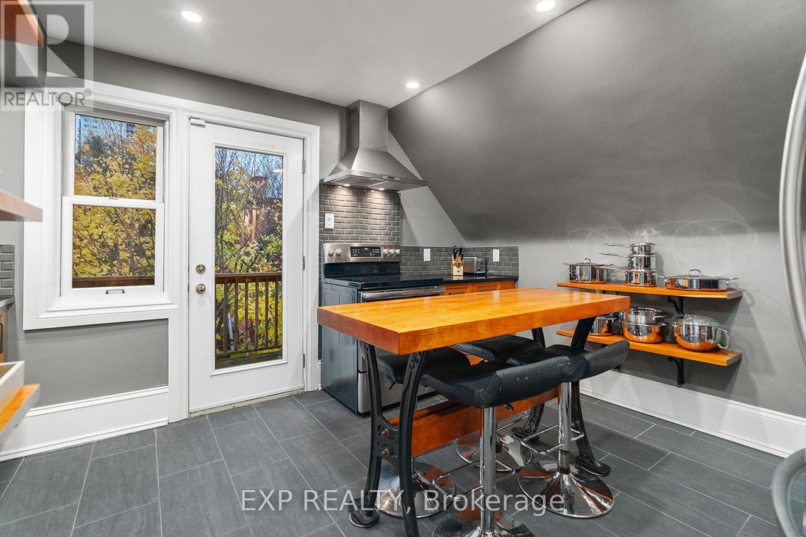 












267 STEWART STREET

,
Ottawa,




Ontario
K1N6K3

