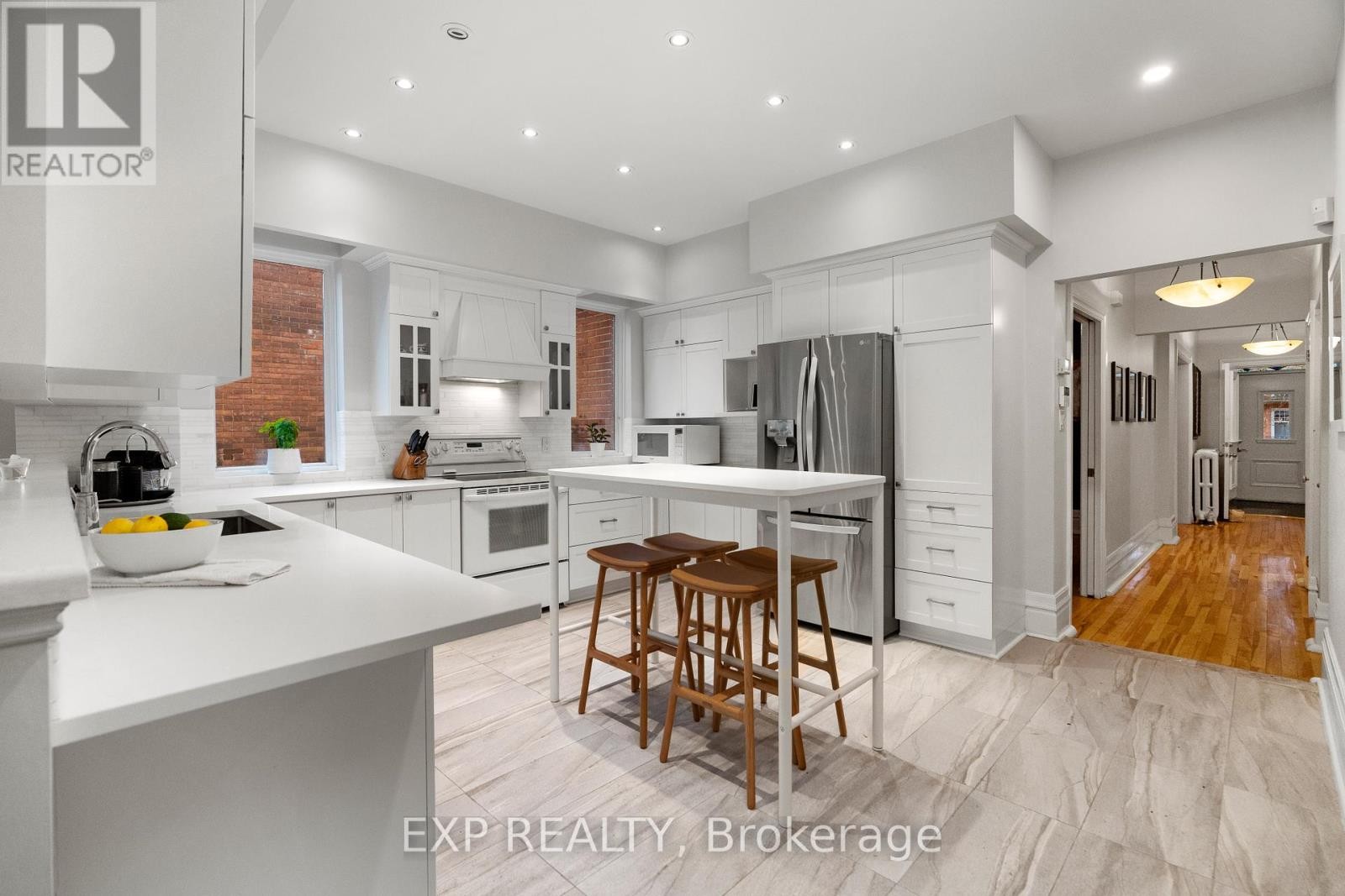 












267 STEWART STREET

,
Ottawa,




Ontario
K1N6K3

