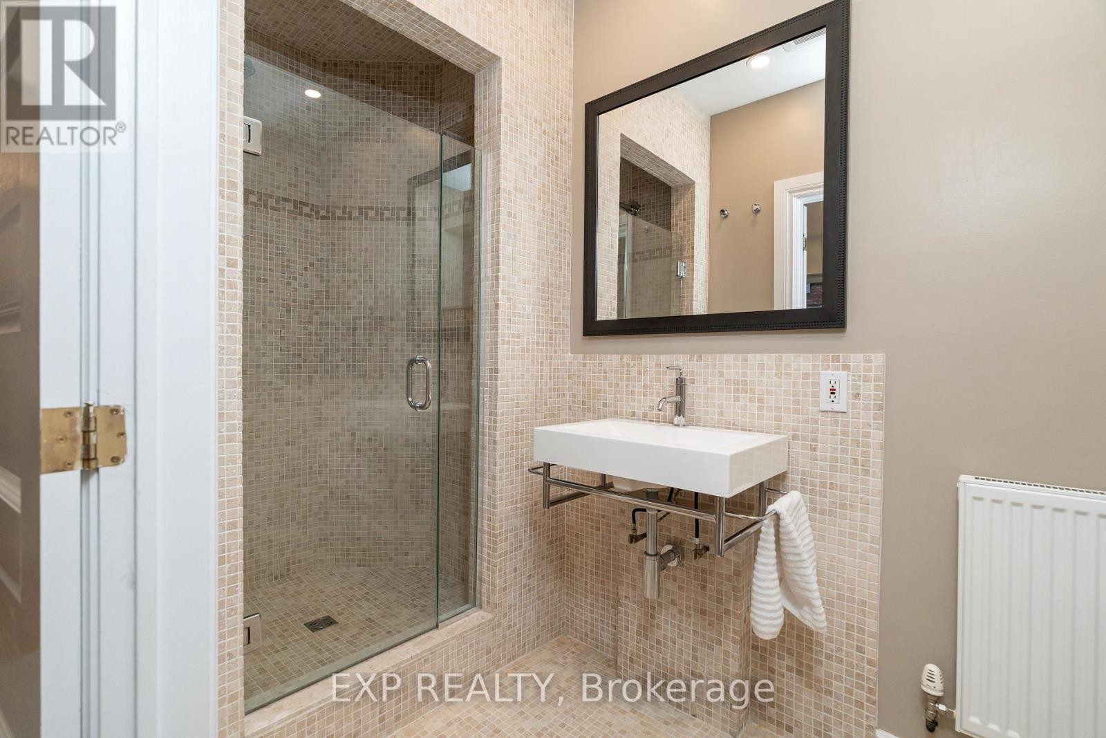 












267 STEWART STREET

,
Ottawa,




Ontario
K1N6K3

