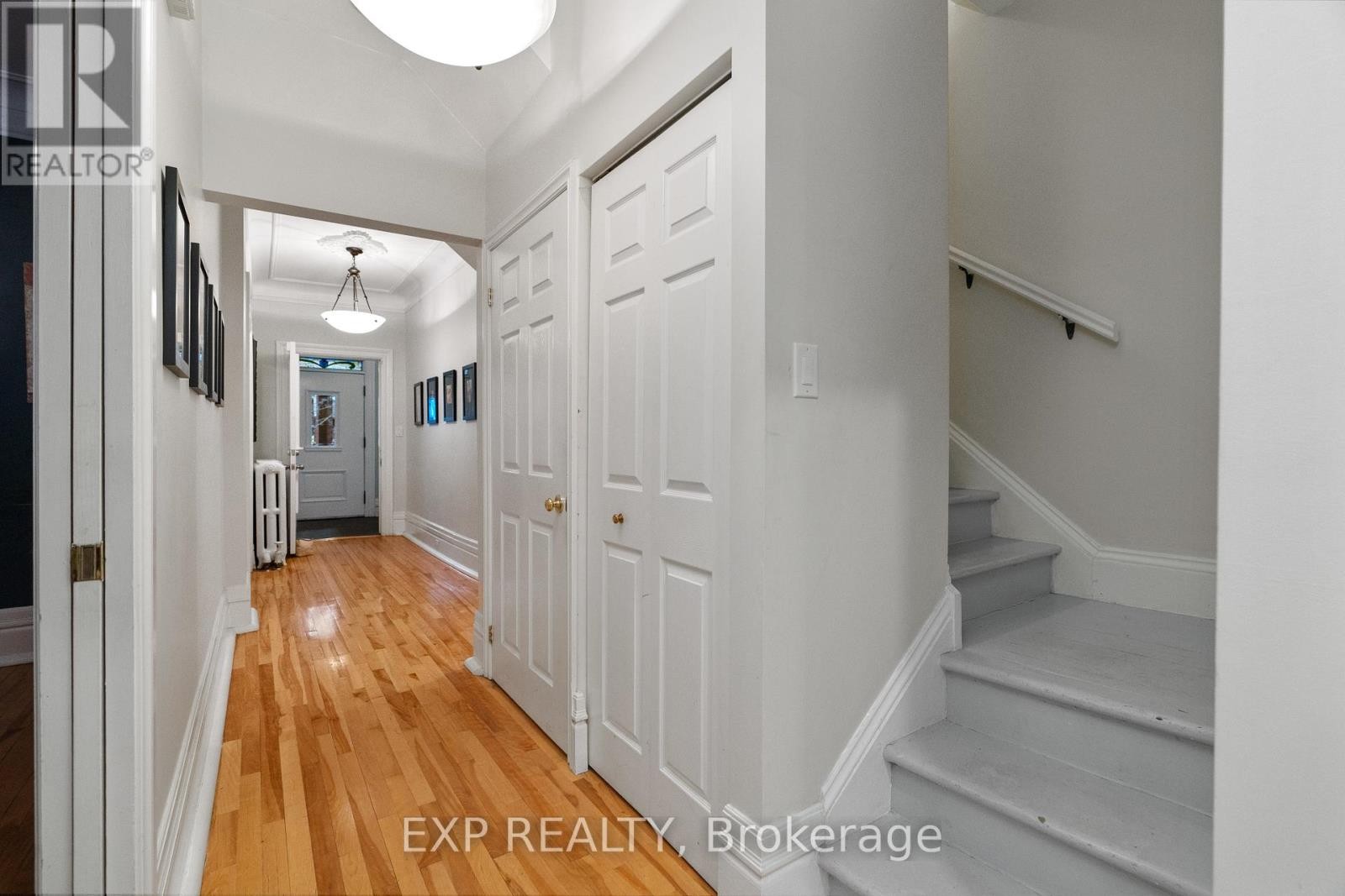 












267 STEWART STREET

,
Ottawa,




Ontario
K1N6K3


