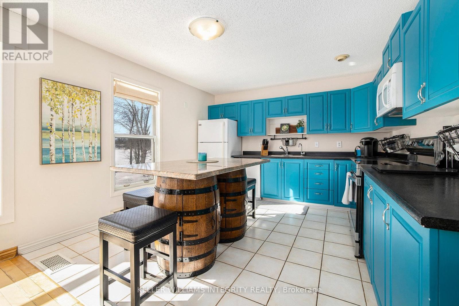 












103 MCVEETY ROAD

,
Drummond/North Elmsley,




Ontario
K7H3C7

