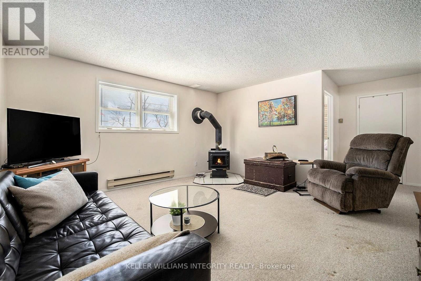 












103 MCVEETY ROAD

,
Drummond/North Elmsley,




Ontario
K7H3C7


