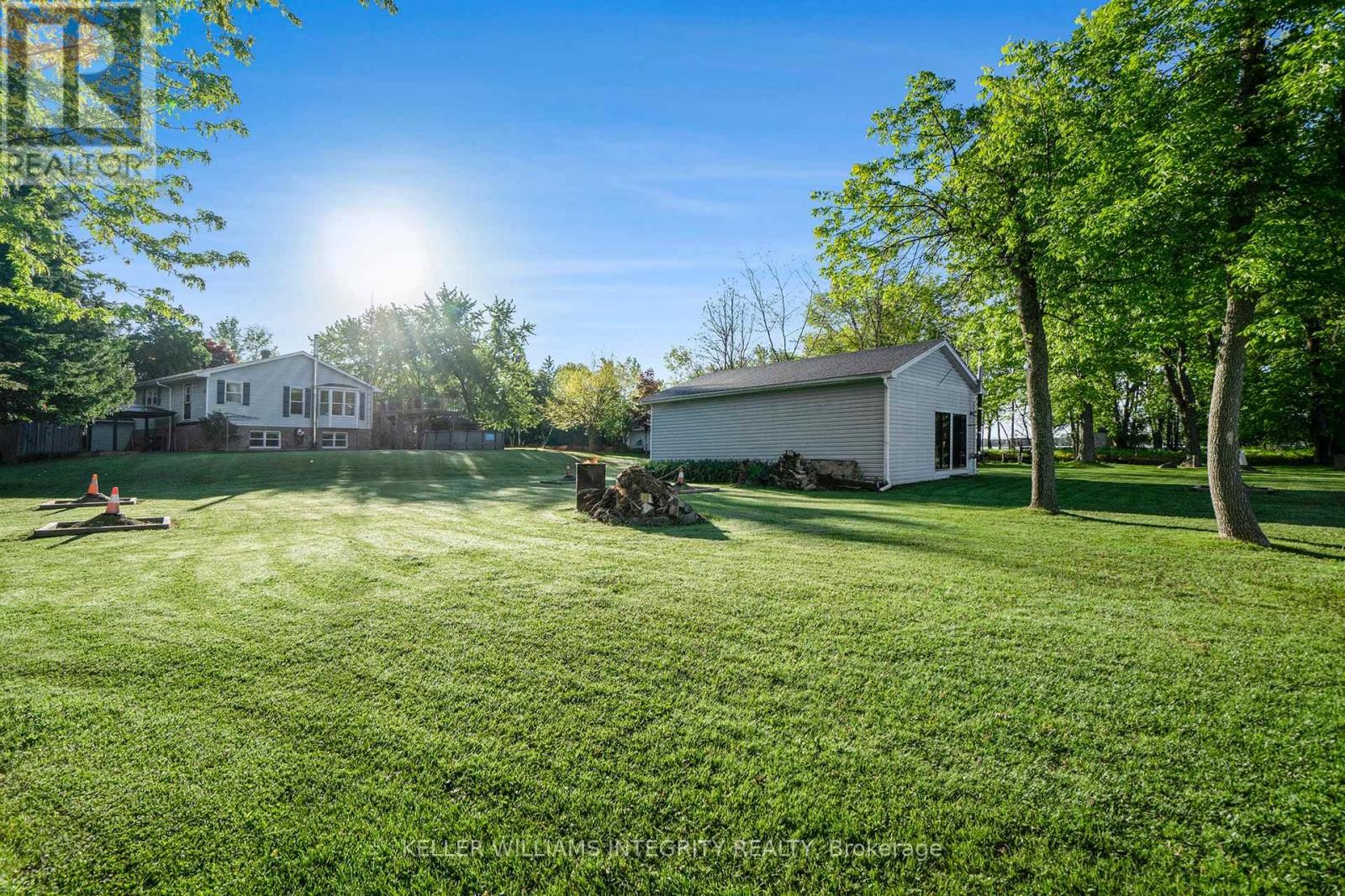












103 MCVEETY ROAD

,
Drummond/North Elmsley,




Ontario
K7H3C7

