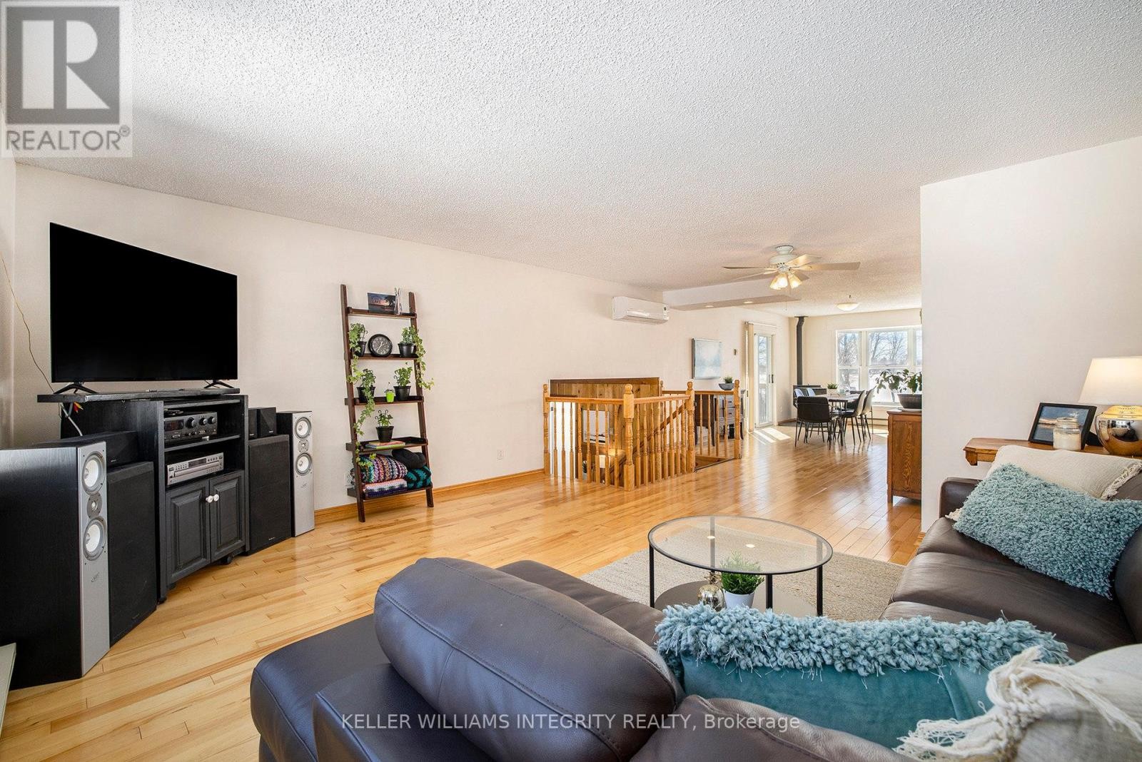 












103 MCVEETY ROAD

,
Drummond/North Elmsley,




Ontario
K7H3C7

