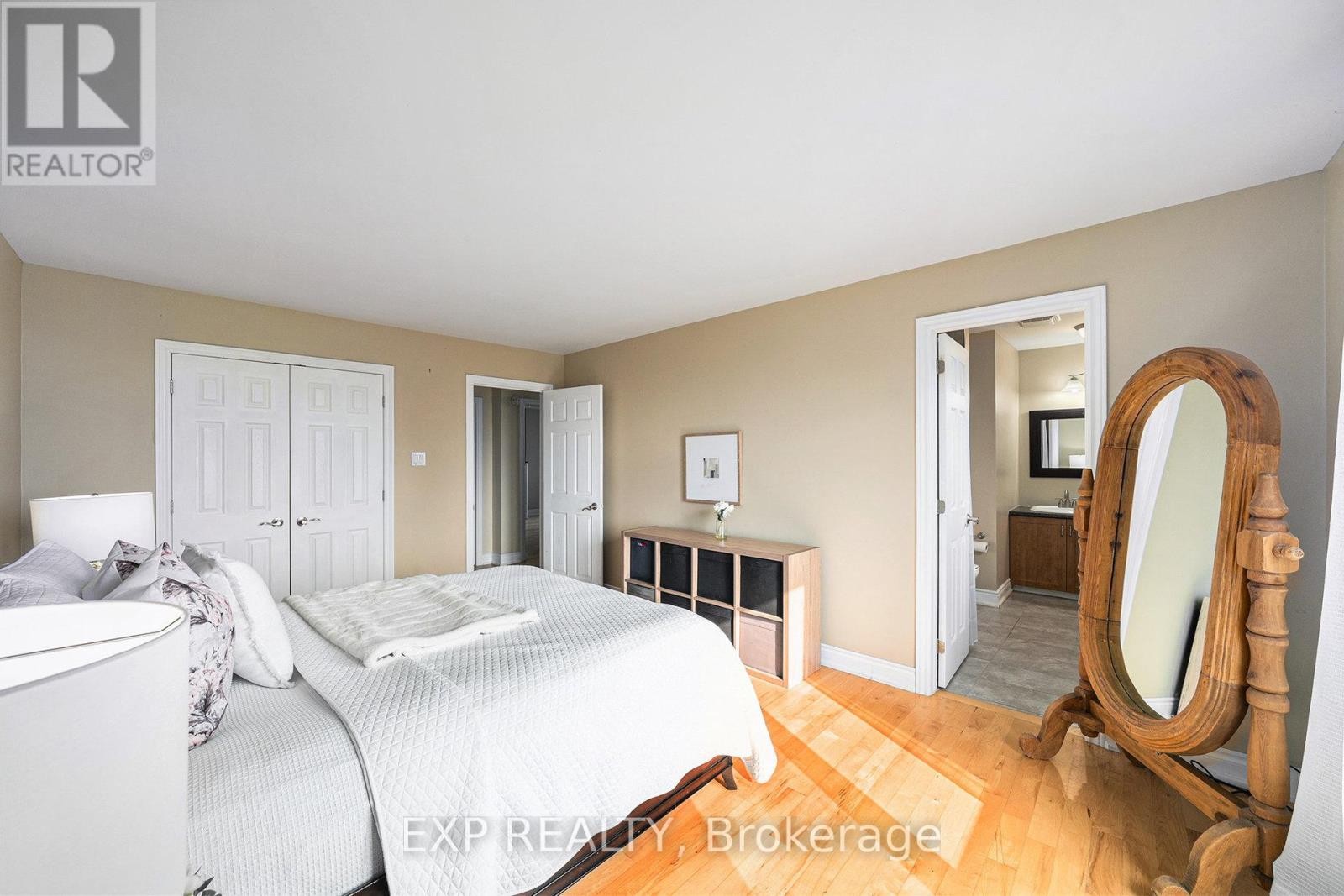 












4806 FRANK KENNY ROAD

,
Ottawa,




Ontario
K0A3H0

