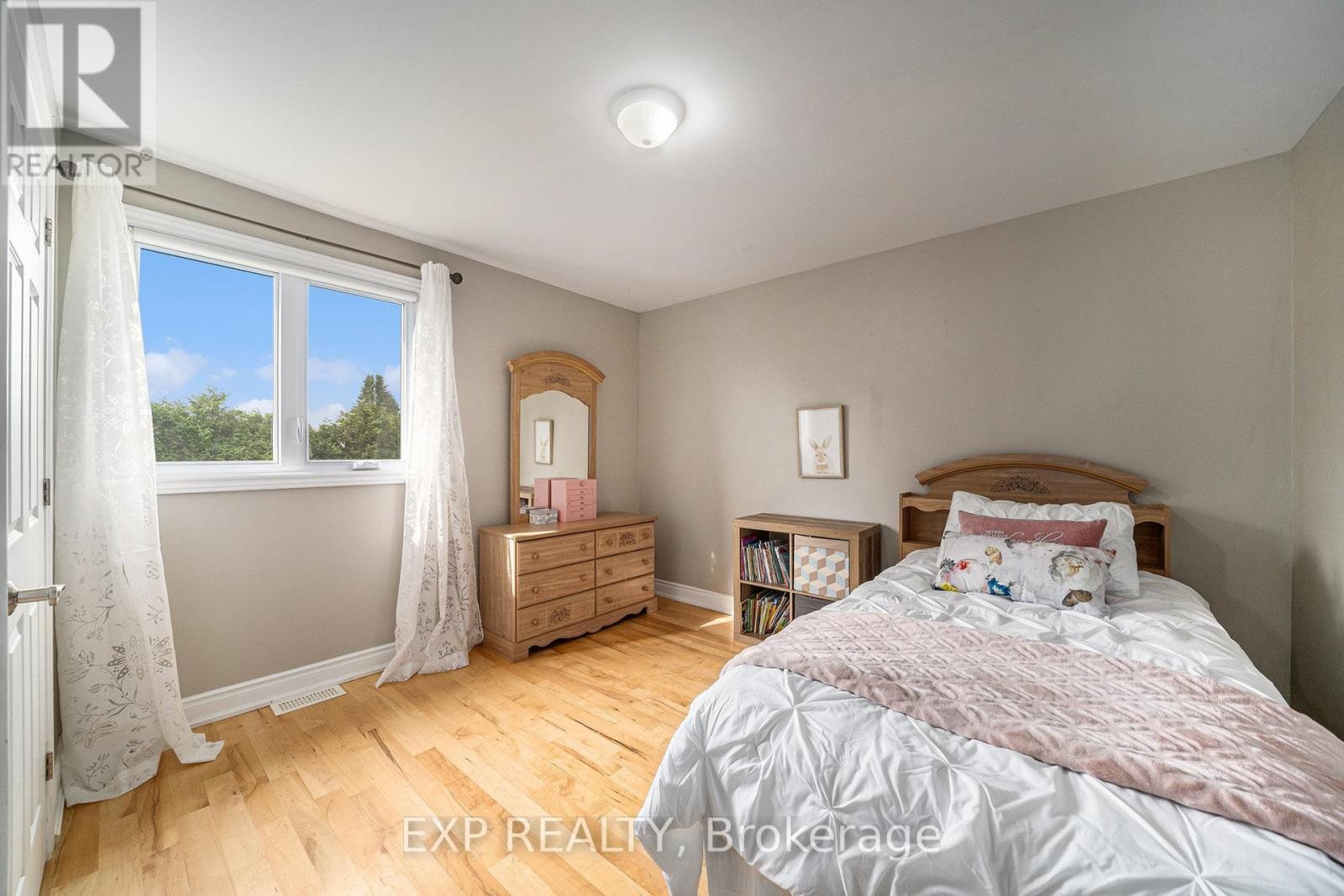 












4806 FRANK KENNY ROAD

,
Ottawa,




Ontario
K0A3H0

