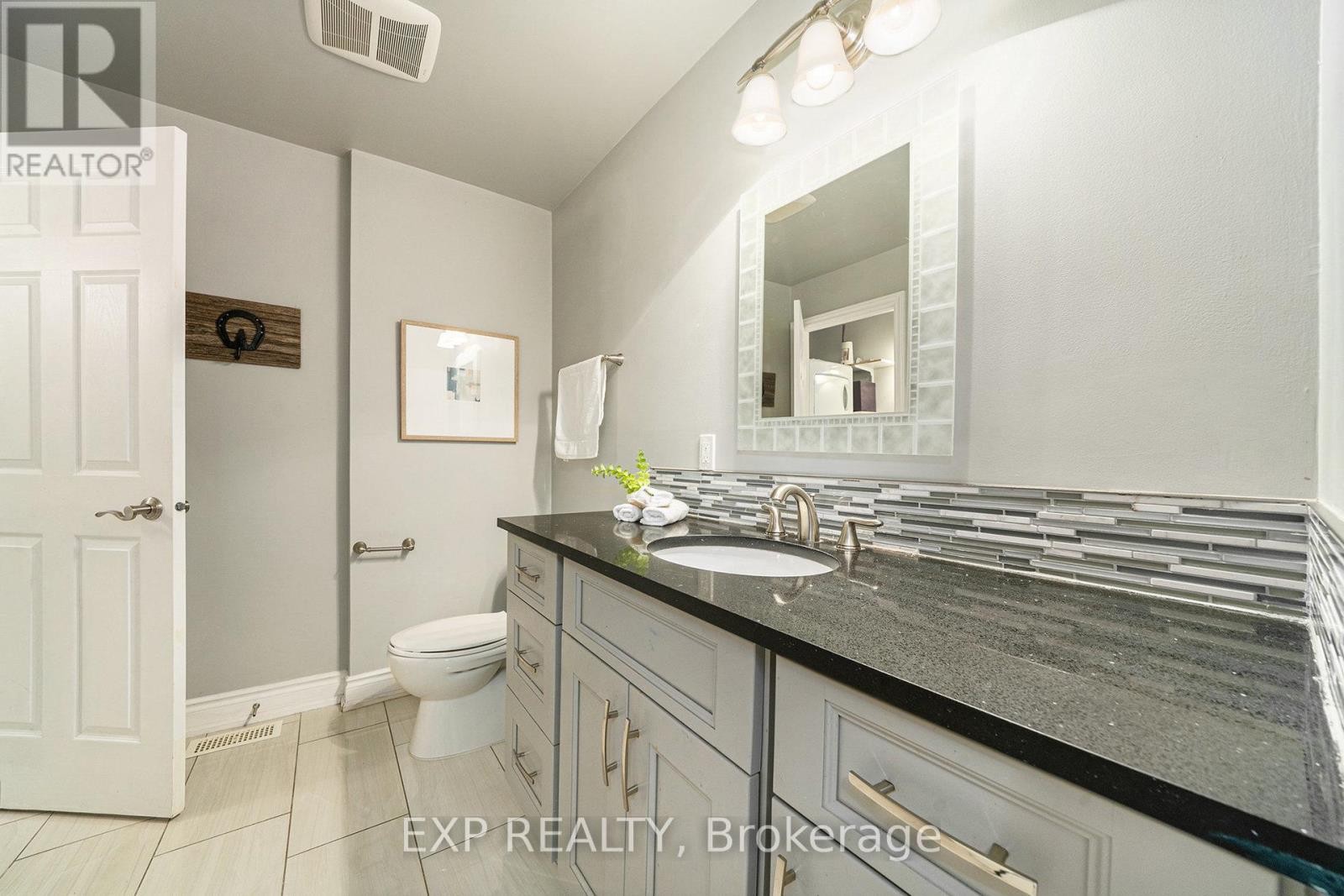 












4806 FRANK KENNY ROAD

,
Ottawa,




Ontario
K0A3H0

