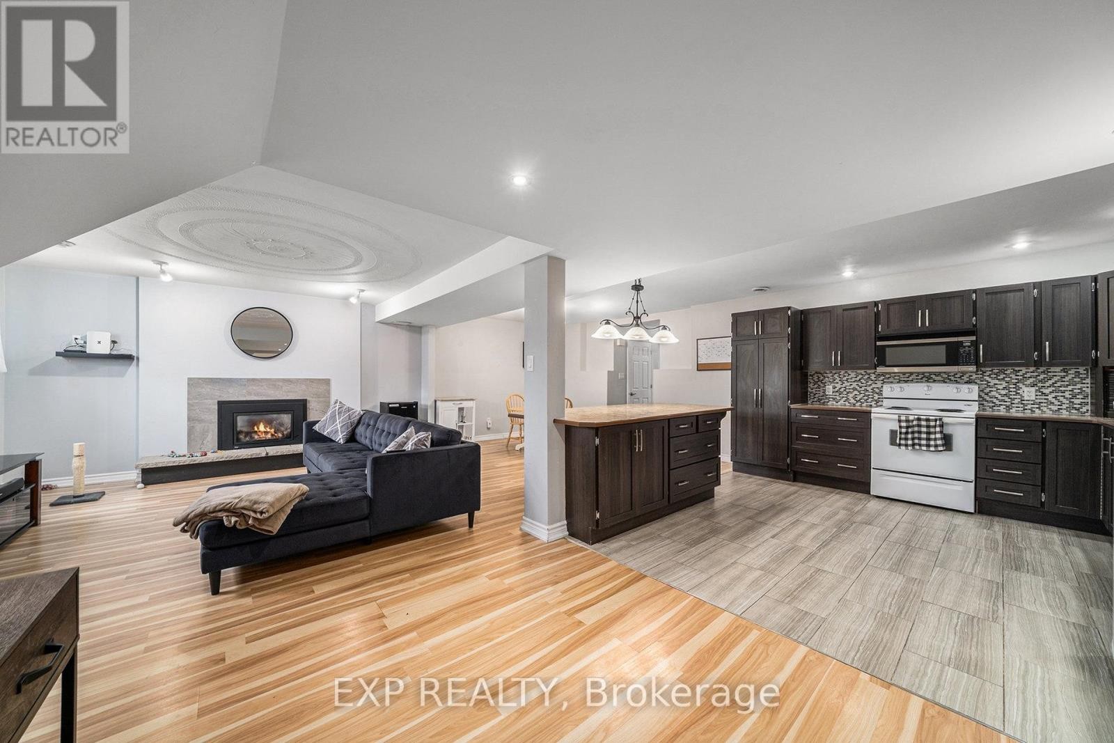 












4806 FRANK KENNY ROAD

,
Ottawa,




Ontario
K0A3H0

