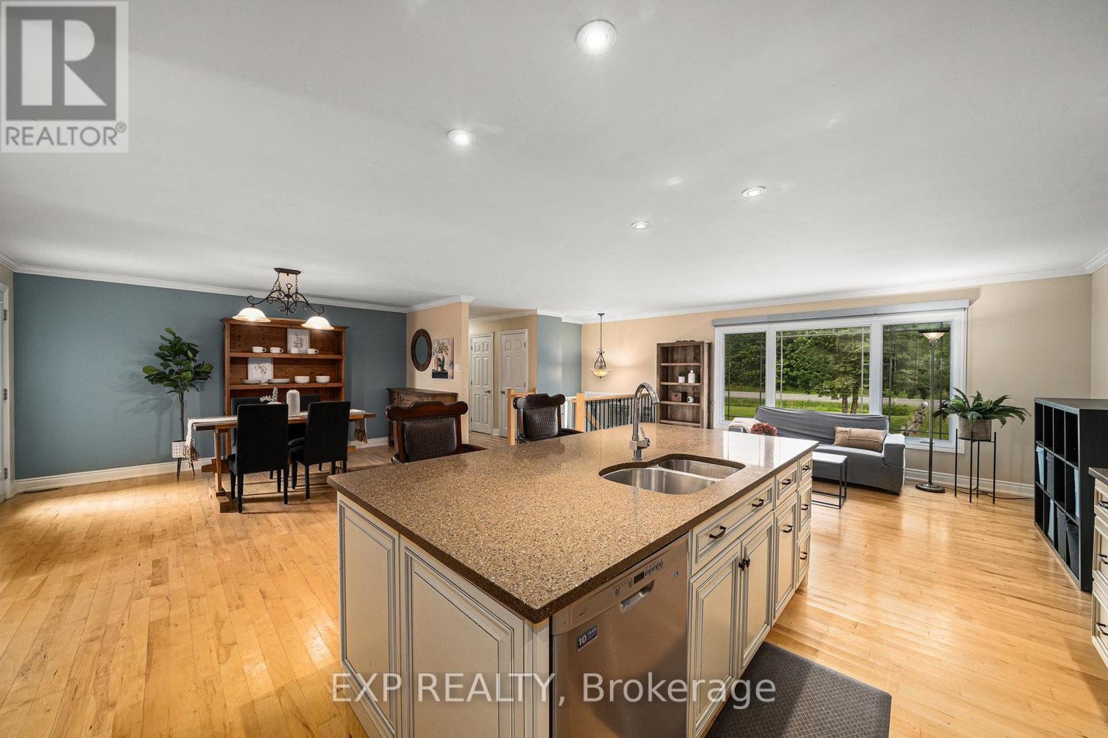 












4806 FRANK KENNY ROAD

,
Ottawa,




Ontario
K0A3H0

