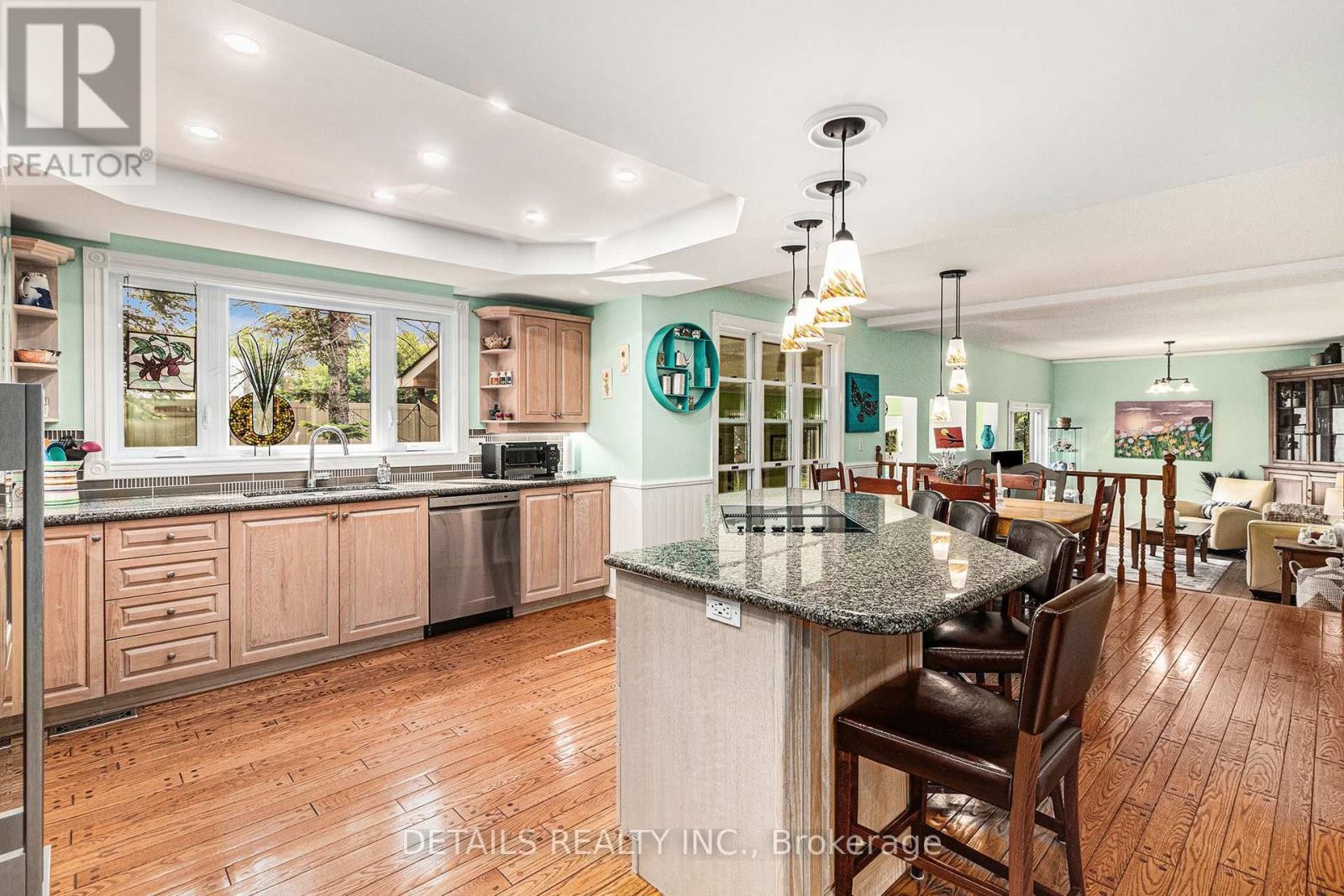 












3 WINTERGREEN DRIVE

,
Ottawa,




Ontario
K2S1E5

