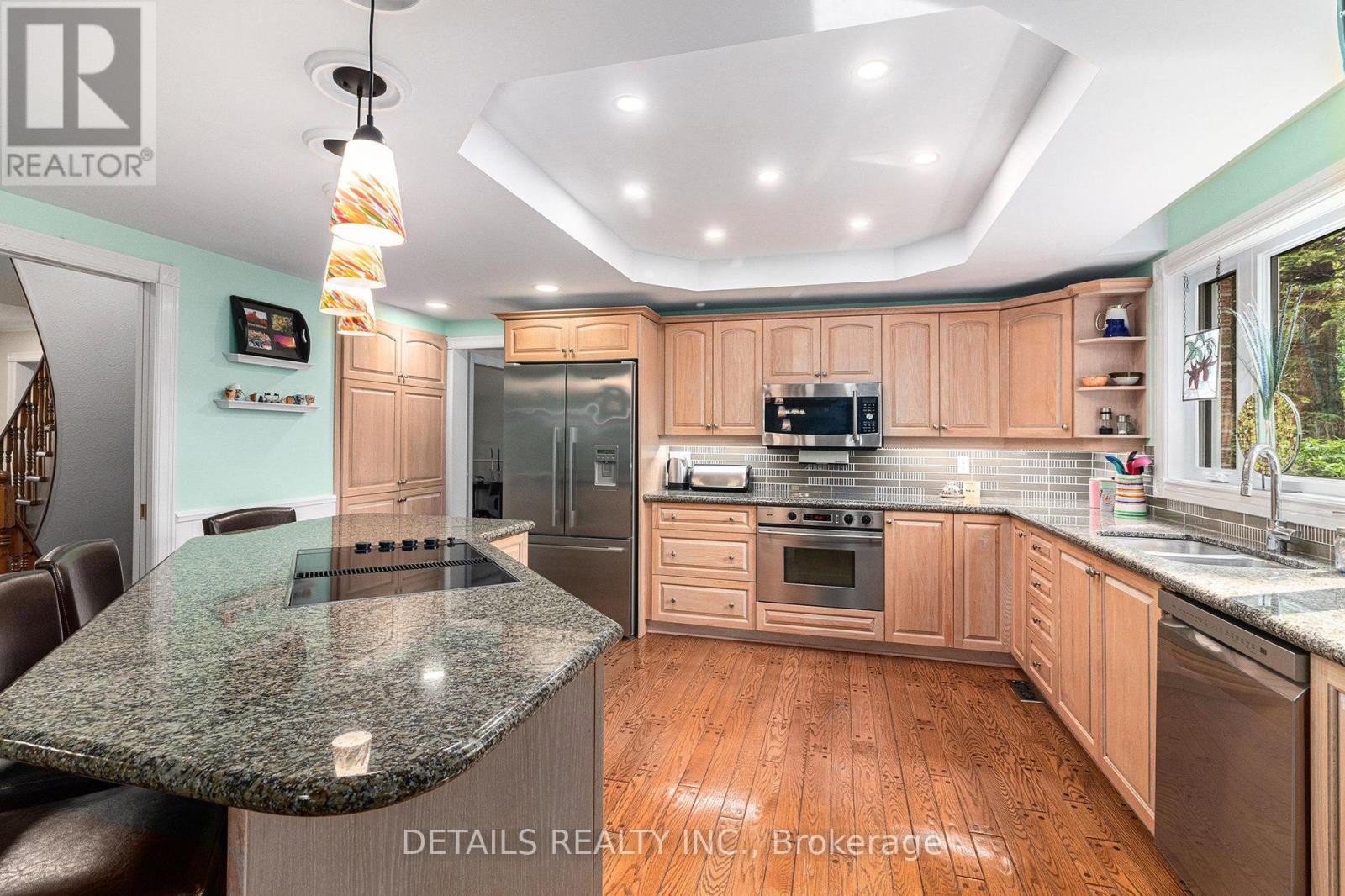 












3 WINTERGREEN DRIVE

,
Ottawa,




Ontario
K2S1E5

