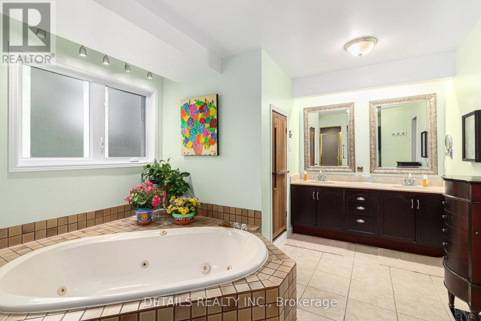 












3 WINTERGREEN DRIVE

,
Ottawa,




Ontario
K2S1E5

