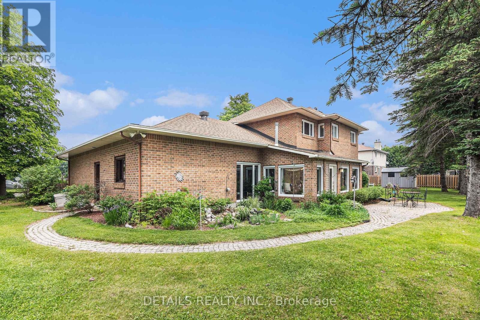 












3 WINTERGREEN DRIVE

,
Ottawa,




Ontario
K2S1E5

