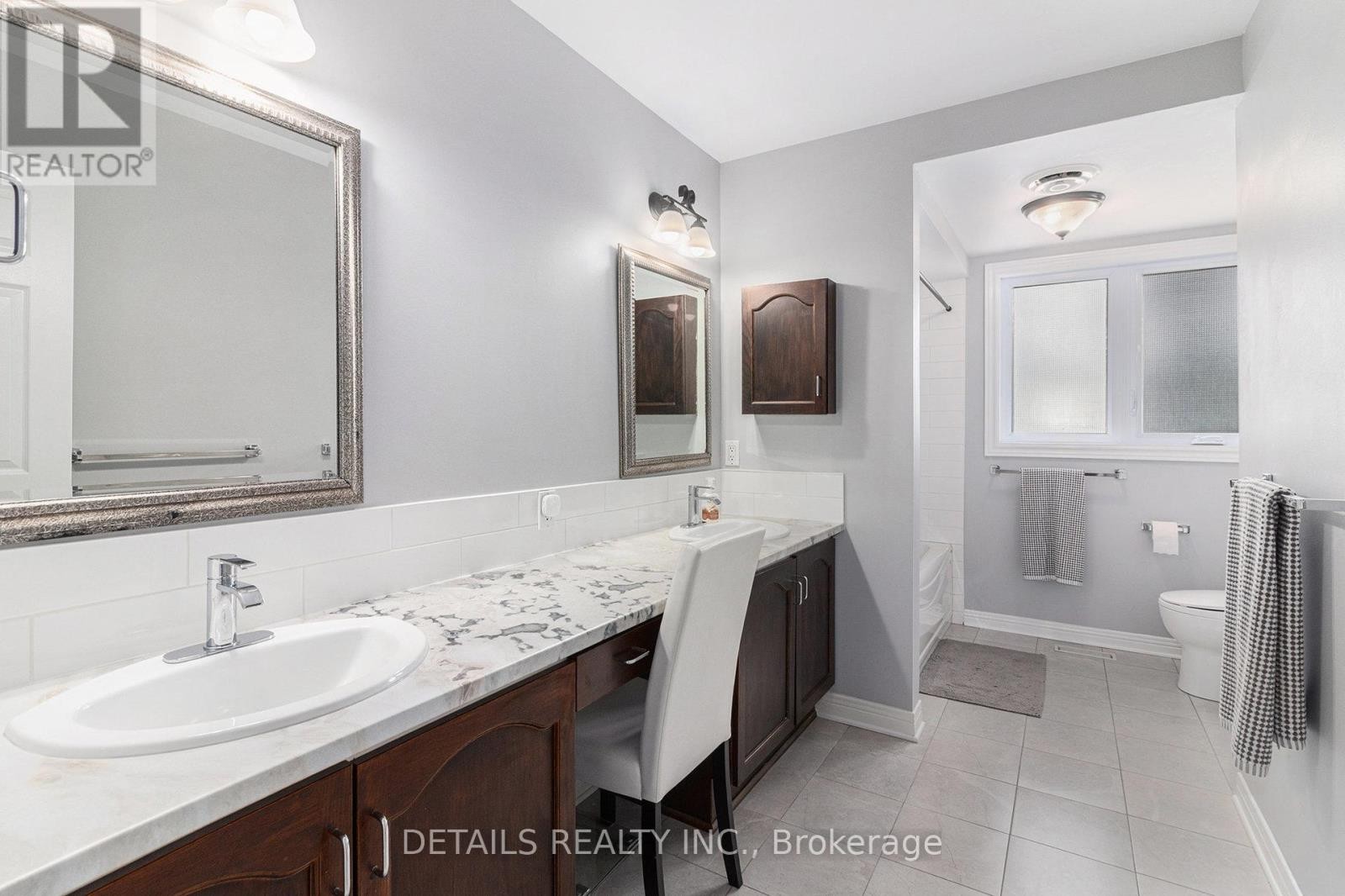 












3 WINTERGREEN DRIVE

,
Ottawa,




Ontario
K2S1E5

