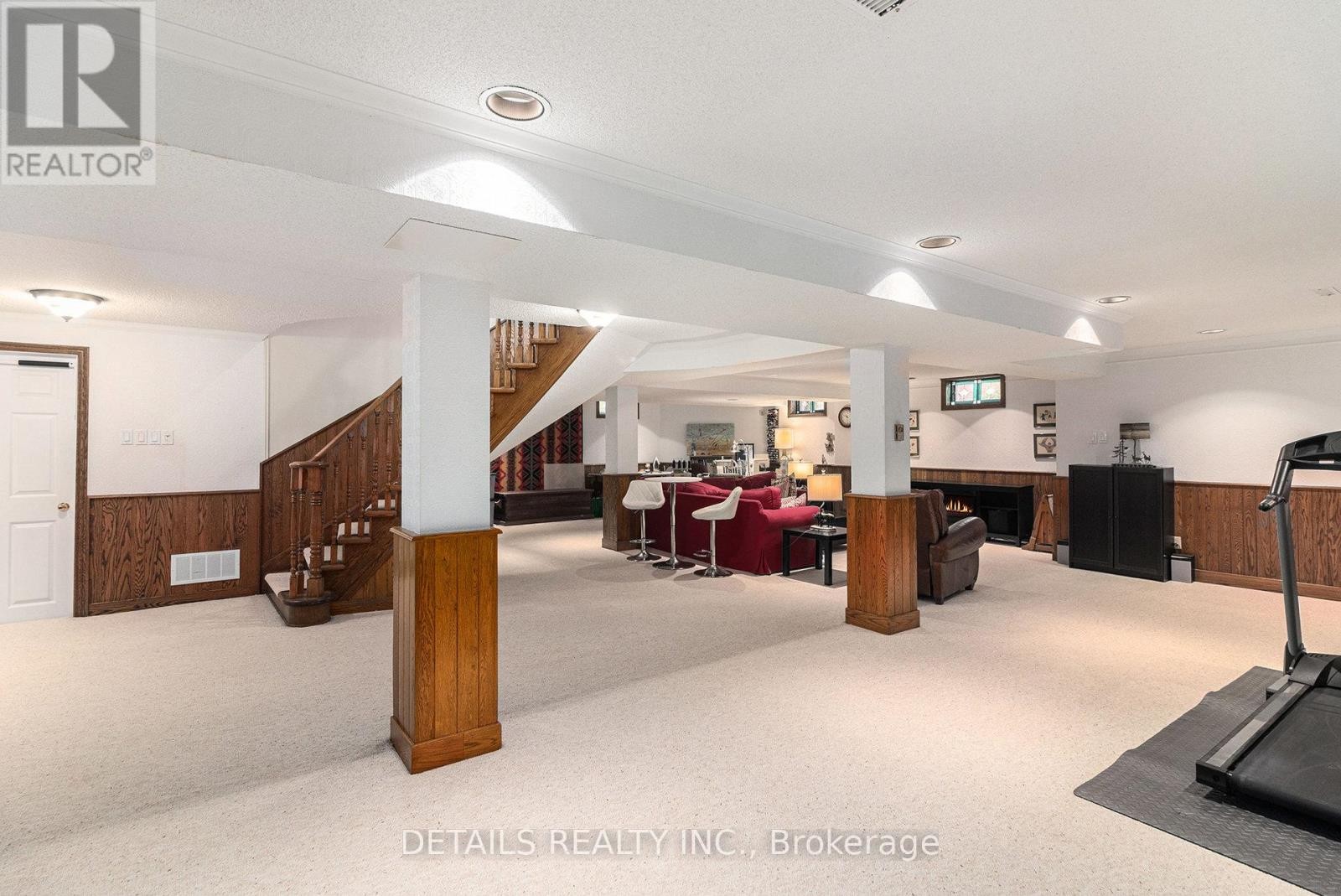 












3 WINTERGREEN DRIVE

,
Ottawa,




Ontario
K2S1E5

