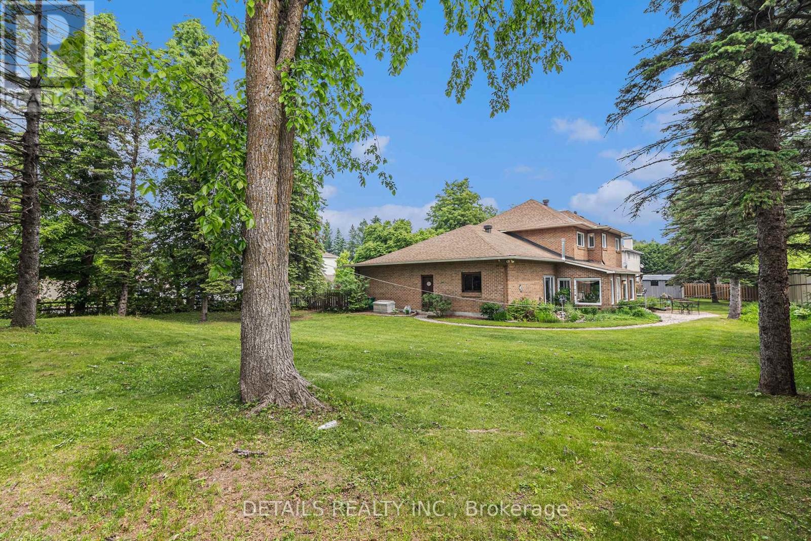 












3 WINTERGREEN DRIVE

,
Ottawa,




Ontario
K2S1E5

