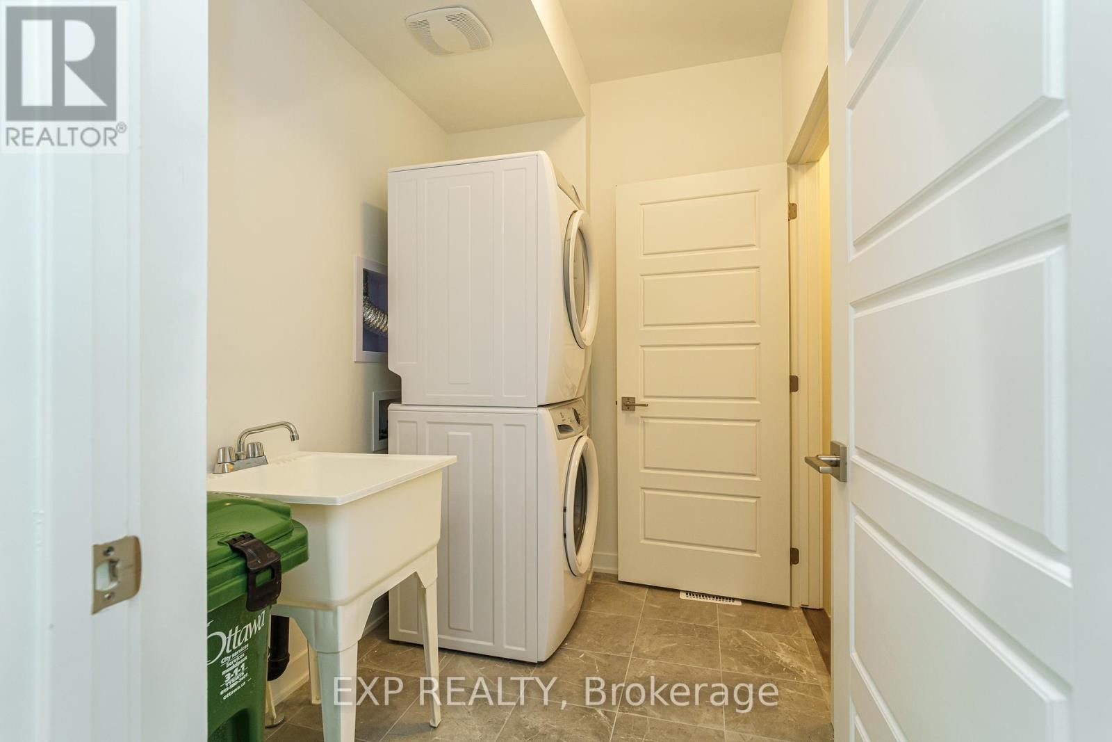 












51 STITCH MEWS

,
Ottawa,




Ontario
K0A2Z0

