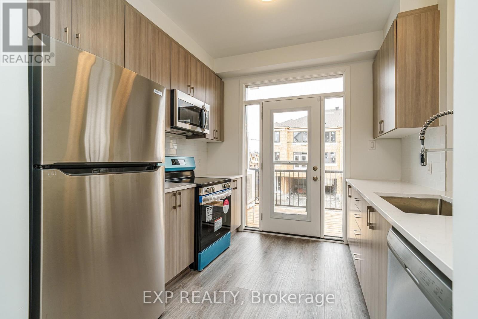 












51 STITCH MEWS

,
Ottawa,




Ontario
K0A2Z0

