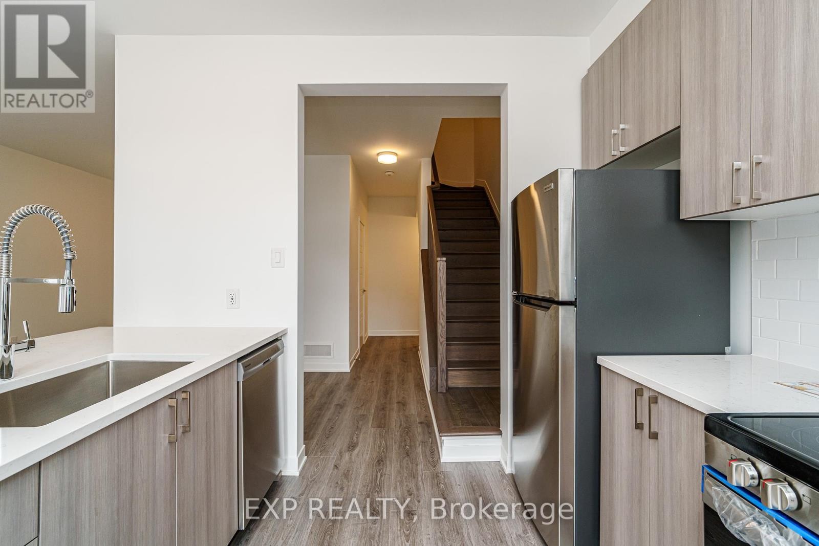 












51 STITCH MEWS

,
Ottawa,




Ontario
K0A2Z0

