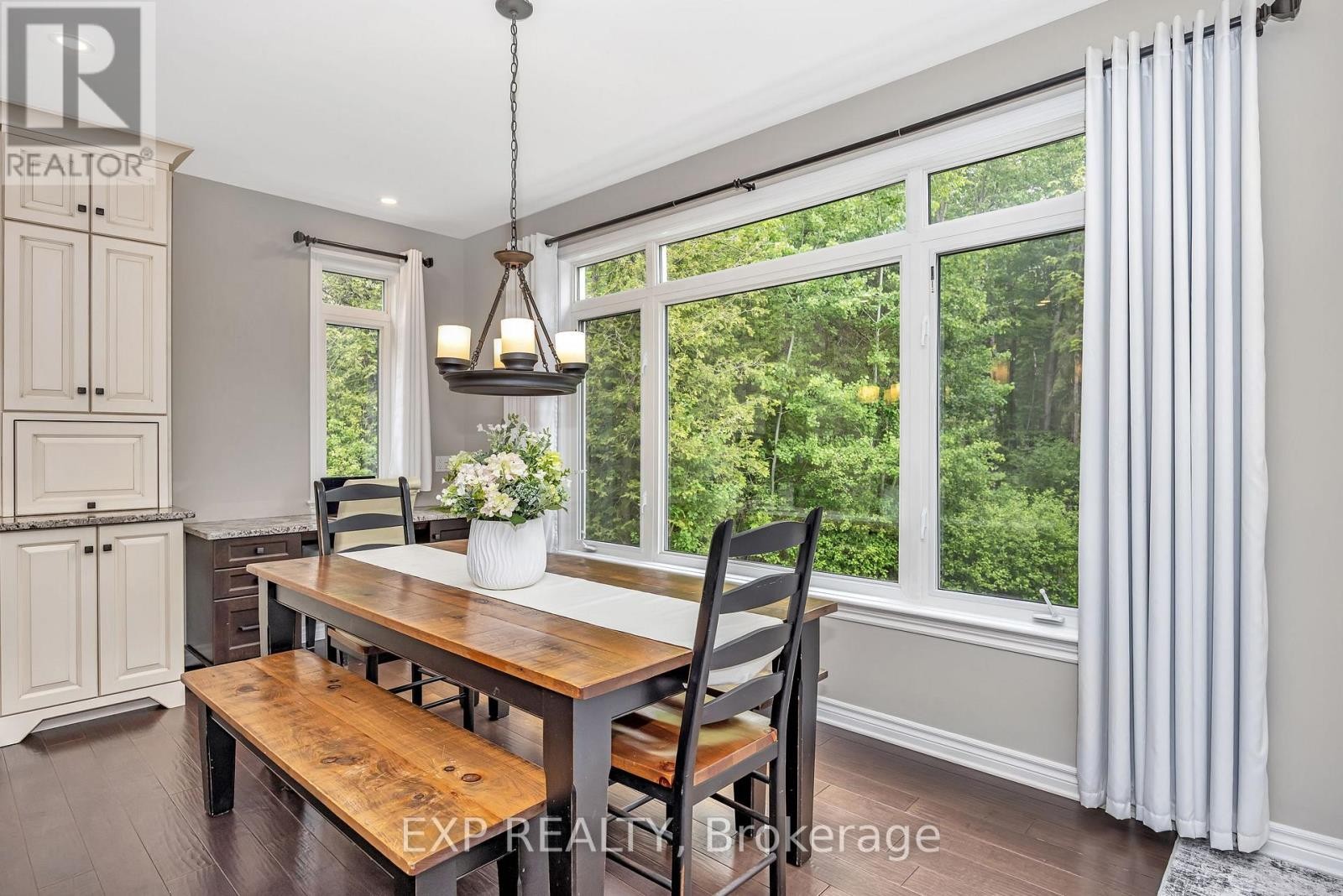 












308 SILENT WOOD GROVE

,
Ottawa,




Ontario
K0A1L0

