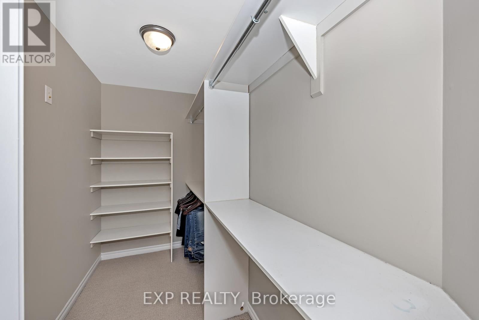 












308 SILENT WOOD GROVE

,
Ottawa,




Ontario
K0A1L0

