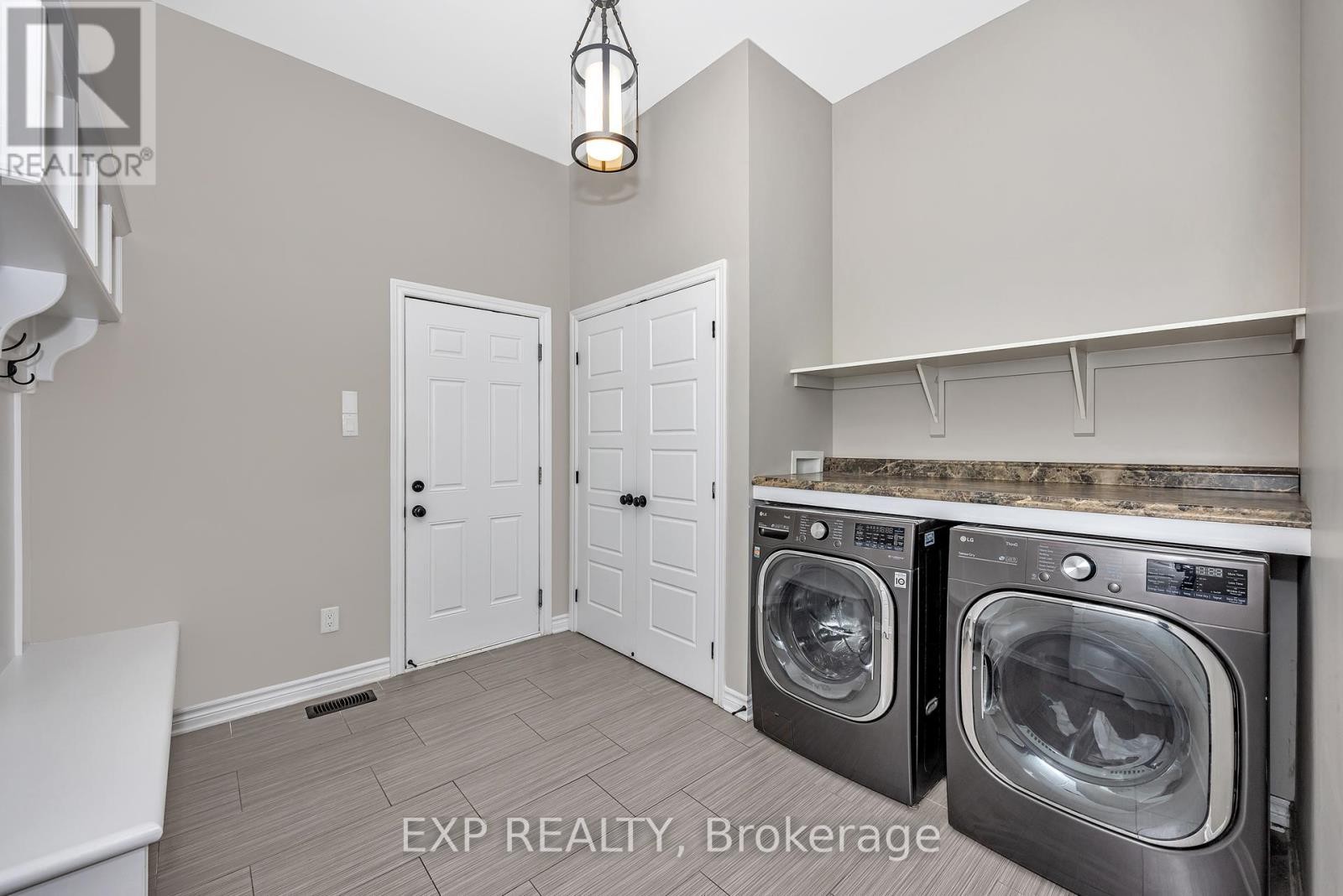 












308 SILENT WOOD GROVE

,
Ottawa,




Ontario
K0A1L0

