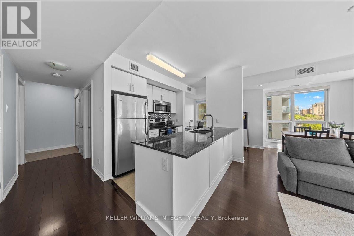 












909 - 242 RIDEAU STREET

,
Ottawa,




Ontario
K1N0B7

