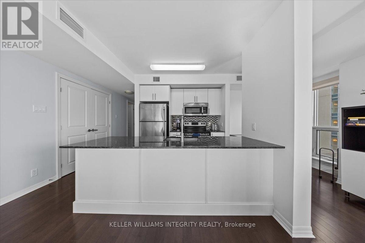 












909 - 242 RIDEAU STREET

,
Ottawa,




Ontario
K1N0B7

