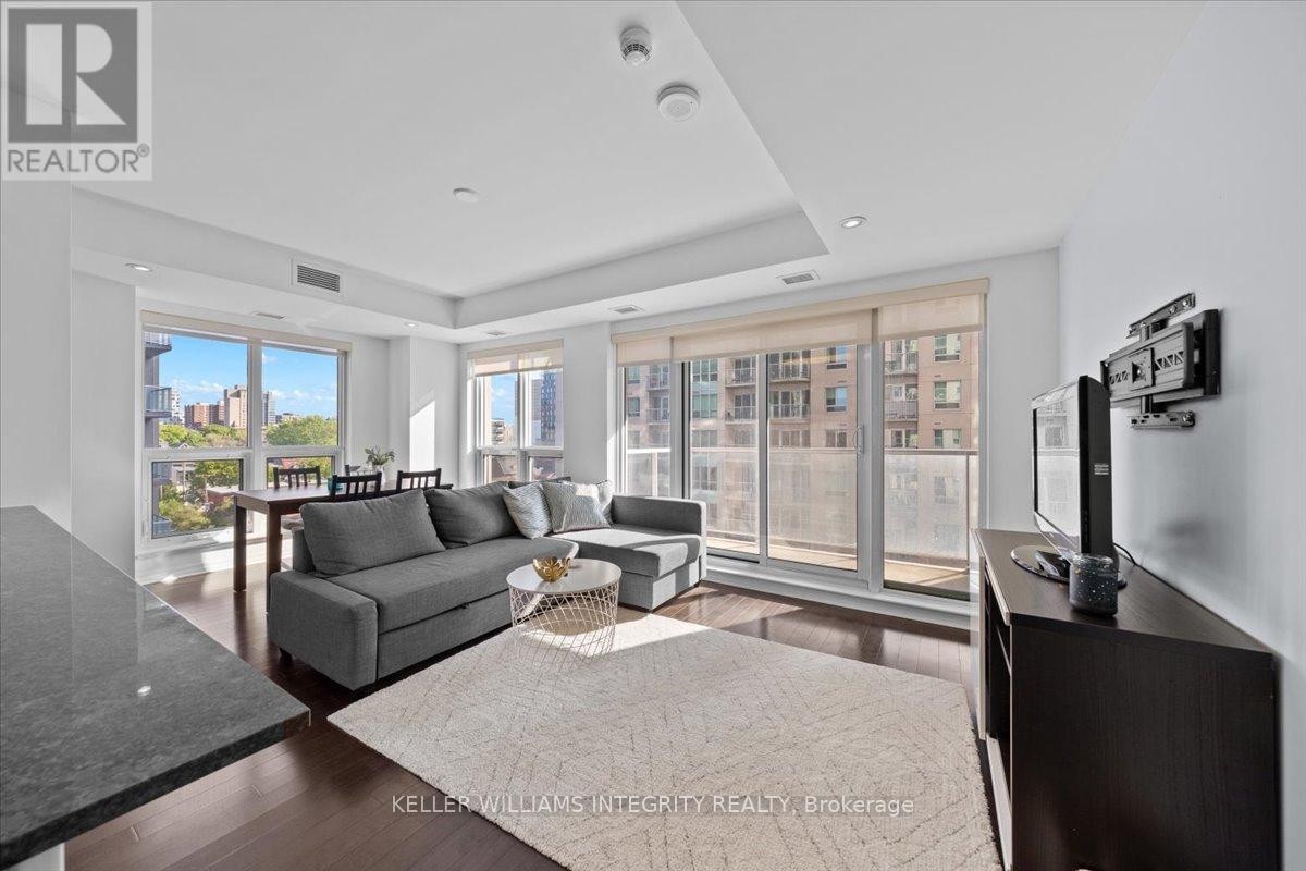 












909 - 242 RIDEAU STREET

,
Ottawa,




Ontario
K1N0B7

