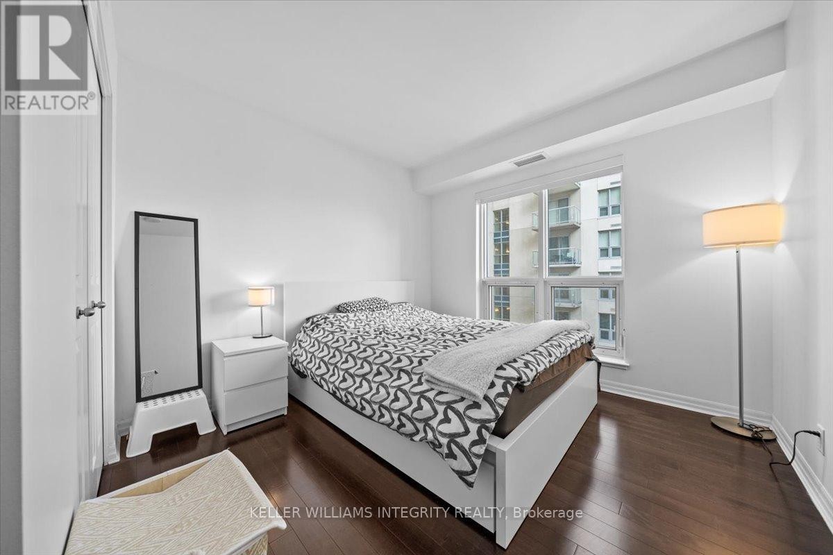 












909 - 242 RIDEAU STREET

,
Ottawa,




Ontario
K1N0B7


