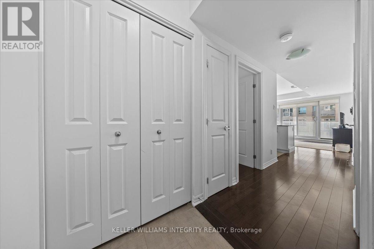 












909 - 242 RIDEAU STREET

,
Ottawa,




Ontario
K1N0B7

