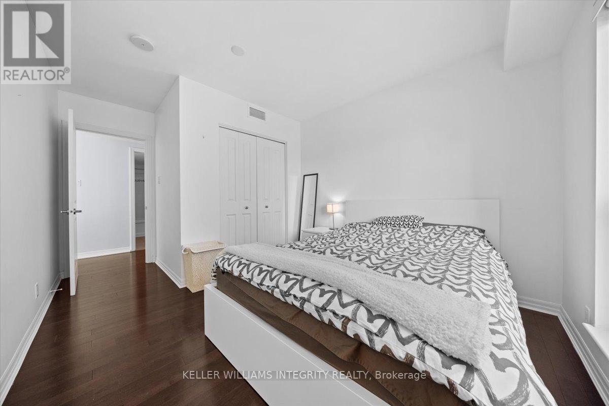 












909 - 242 RIDEAU STREET

,
Ottawa,




Ontario
K1N0B7

