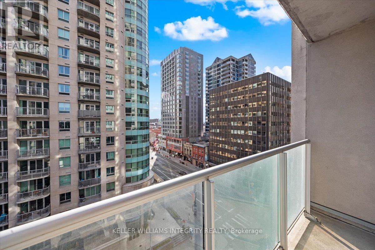 












909 - 242 RIDEAU STREET

,
Ottawa,




Ontario
K1N0B7


